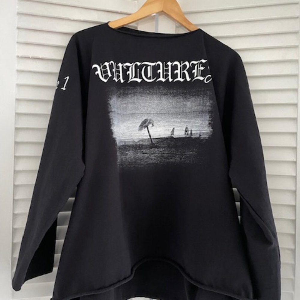 Yeezy black Vultures t-shirt